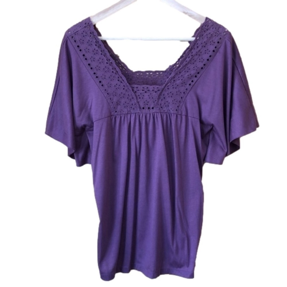 Xhilaration embroidered eyelet lace trim peasant top size large